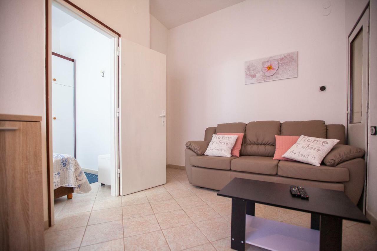 Apartment Rosy Пула Екстер'єр фото