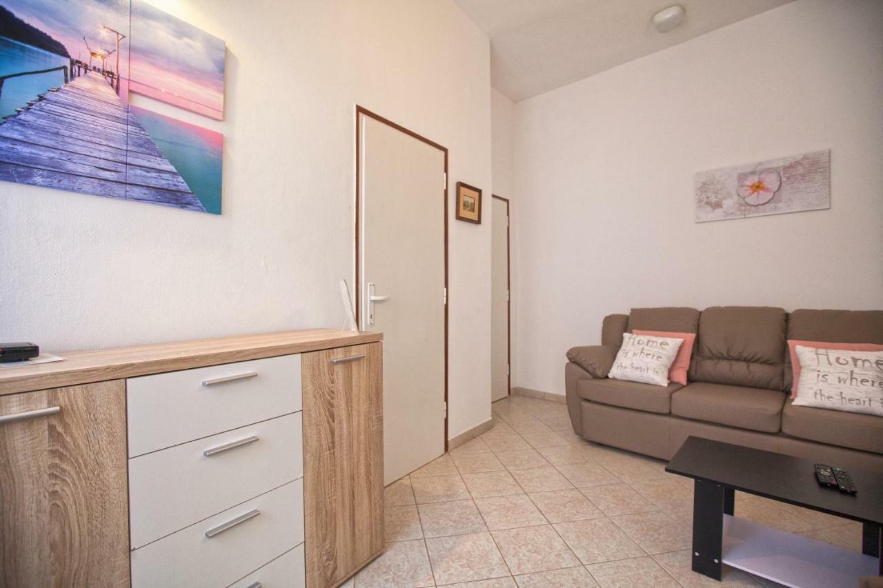 Apartment Rosy Пула Екстер'єр фото